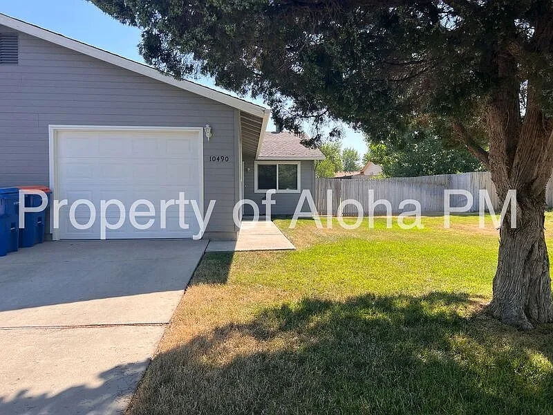 10490 W Seneca