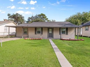 809 S Morgan St, Angleton, TX 77515