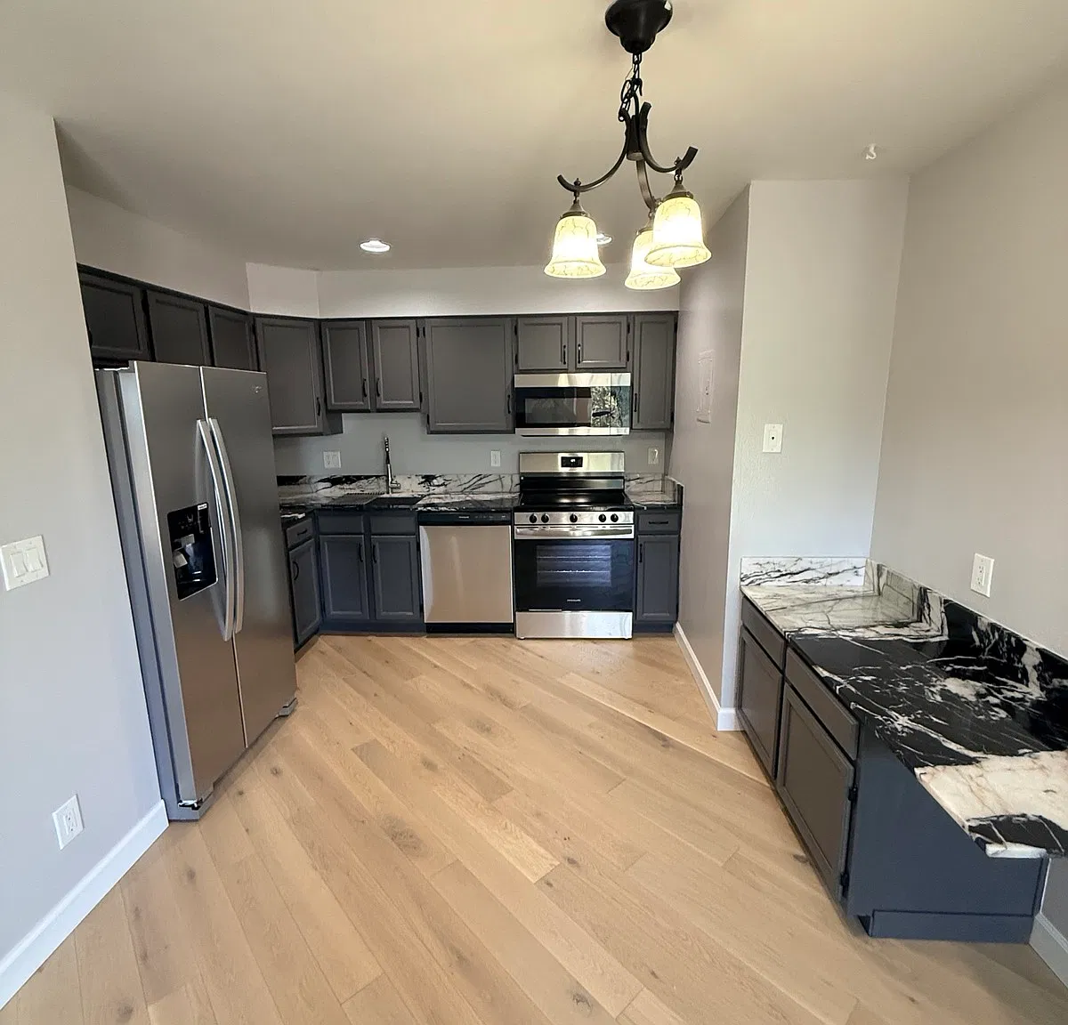 2 bed, 706 sqft, $1,800 — Photo 1