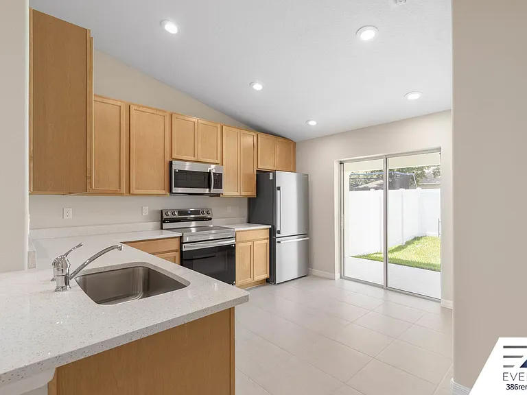 12 Llovera Pl #B — Photo 10