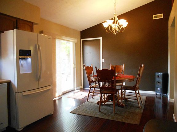 5th image of 5875 Fairdale Dr