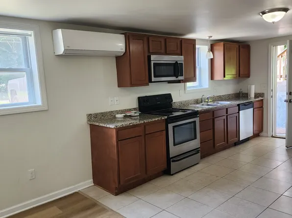 10-16 Pickett Rd #14, Plainfield, CT 06374