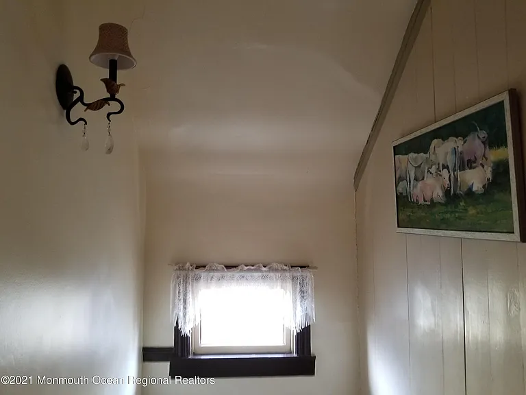 107 Asbury Ave — Photo 14