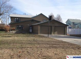 301 S East St, Valley, NE 68064