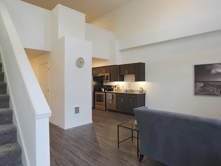 7180 N Leavitt Ave — Photo 31