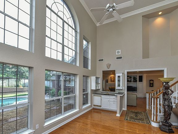 5th image of 6512 Virginia Sq