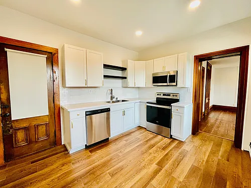 40 S Main St #4 Photo 1