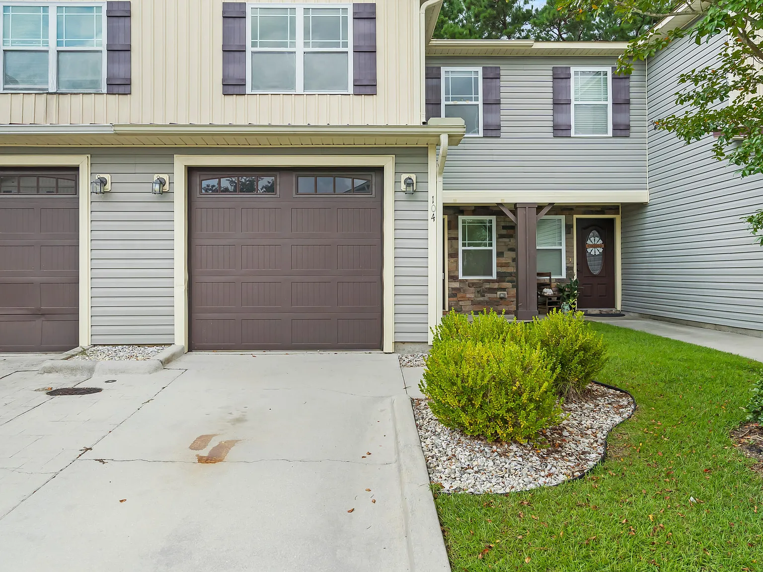 2 bed, 2.5 bath, 1421 sqft, $1,450 — Photo 2