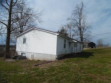4th image of 1275 Red Oak Ln