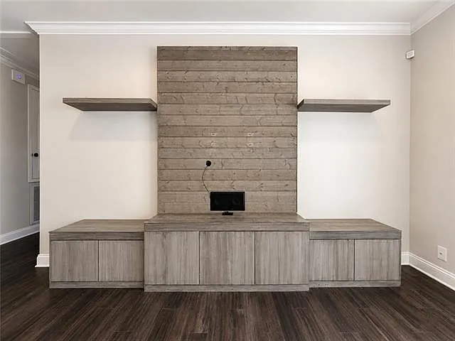 2735 Village Ct — Photo 5