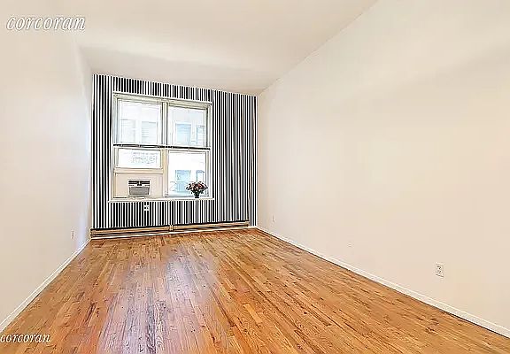 3rd image of 23 Waverly Pl APT 3S