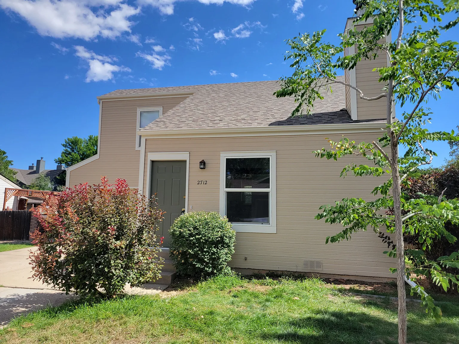 2 bed, 1070 sqft, $2,400 — Photo 1