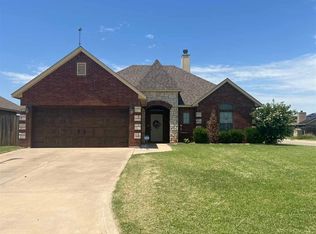 418 N Mountain Meadow Dr, Cache, OK 73527