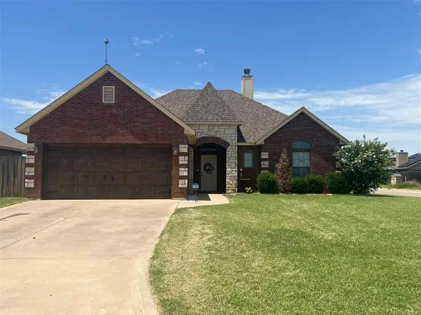 418 N Mountain Meadow Dr, Cache, OK 73527