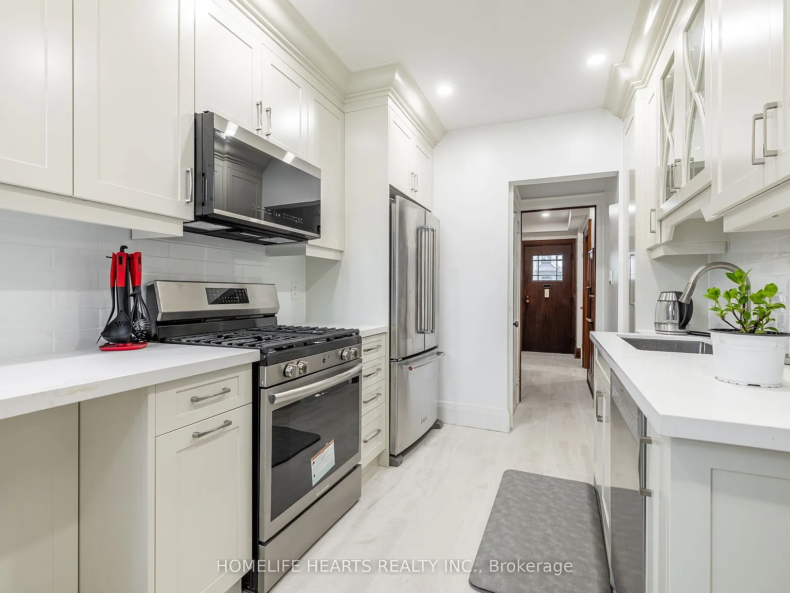 3 bed, $4,100 — Photo 2