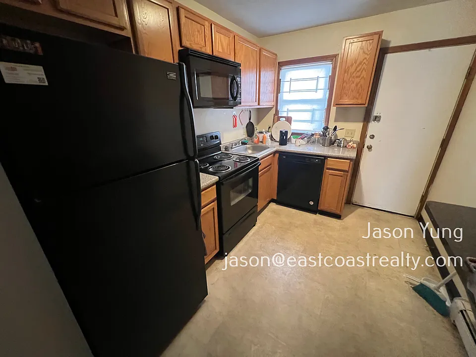 29 Colborne Rd #291
