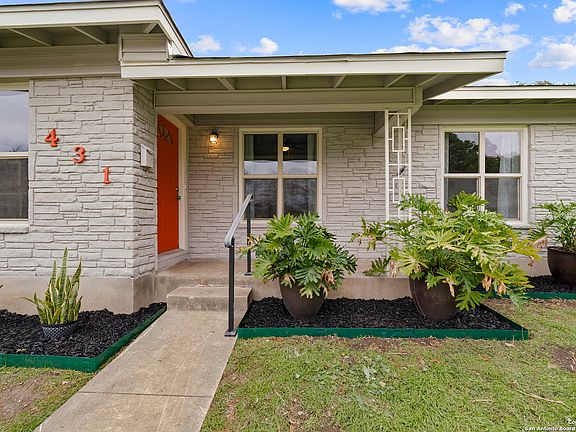 5th image of 431 STOREYWOOD DR