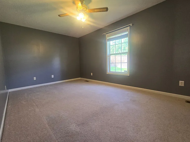 1607 Manheim Cir — Photo 8