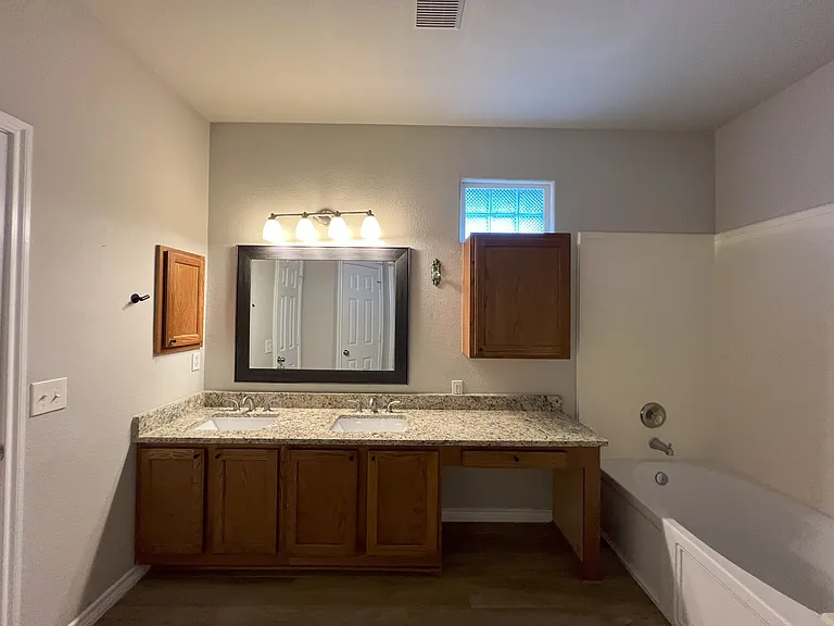 1112 Vanderbilt Cir — Photo 17