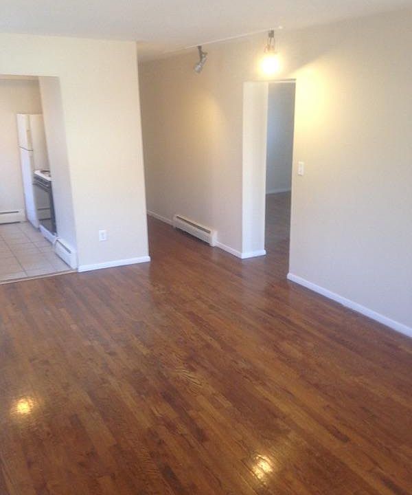 1st image of 906-12 Morris St #13