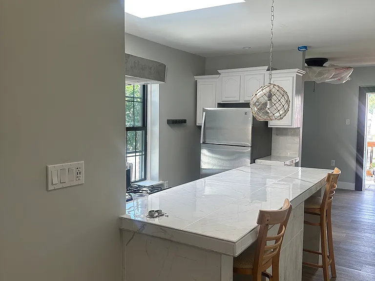 643 N Main St #2 — Photo 3
