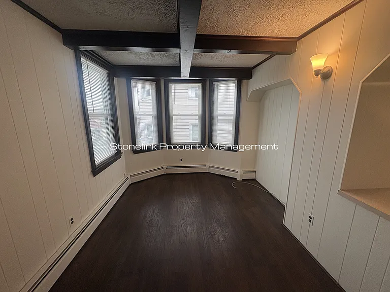 124 Leo Ave — Photo 12