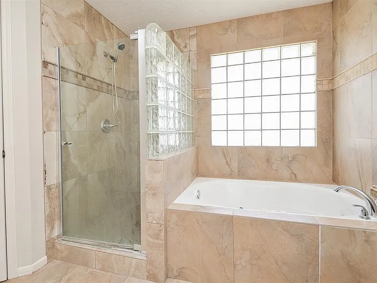 3702 Lauderwood Ln — Photo 15