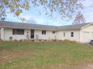 306 W Sycamore St, Hutsonville, IL 62433