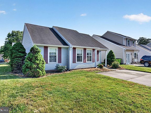 3rd image of 4407 Dowery Ln
