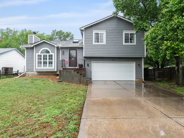 2425 N Old Manor Rd, Wichita, KS 67220