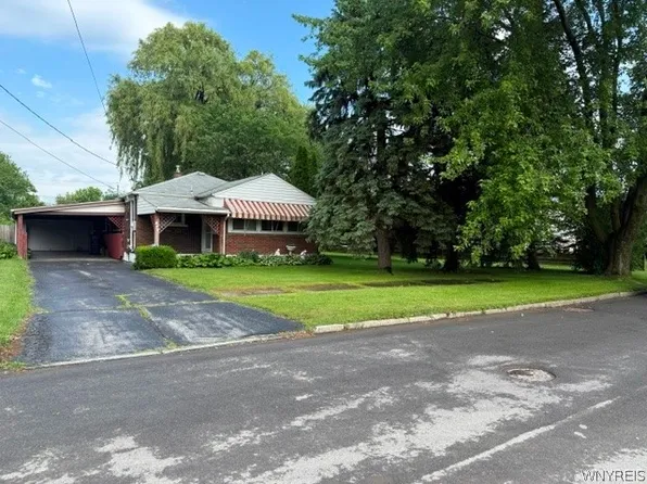 673 59th St, Niagara Falls, NY 14304