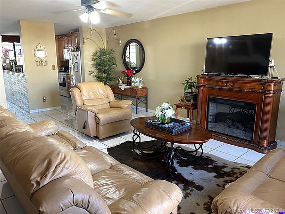 5th image of 1750 SW 131st Place Cir S