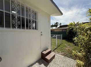 8860 SW 32nd St, Miami, FL 33165