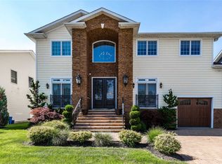113 Hampton Way, Merrick, NY 11566