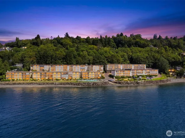 10203 47th Avenue SW #B8, Seattle, WA 98146