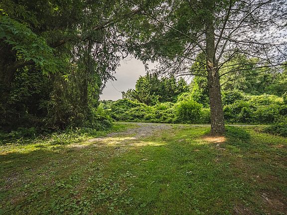 11th image of 10289 Russwood Rd