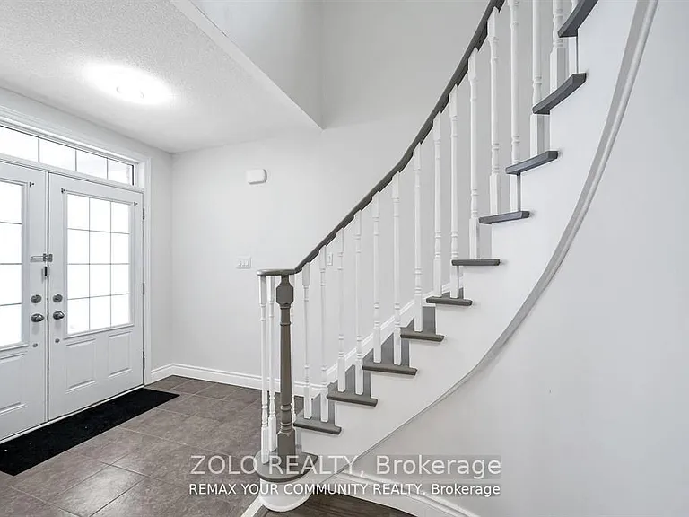 17 Adanac Dr #MAIN 2ND FLOOR — Photo 2