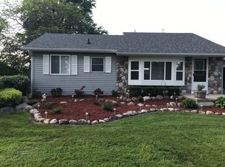 20799 Pratt Rd, Armada, MI 48005