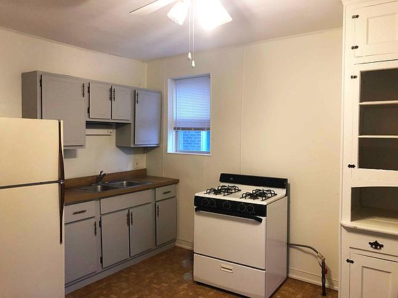 5th image of 1404 Woodland Dr APT 1N