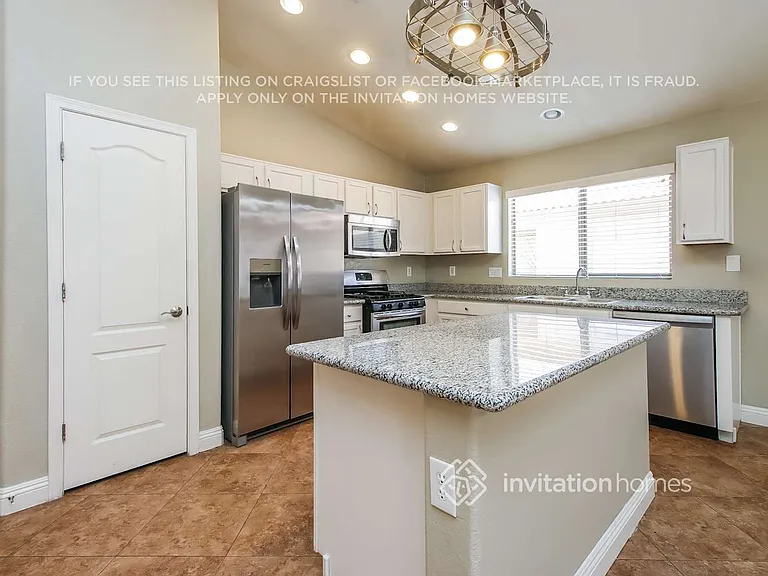 1400 E Vernoa St — Photo 7