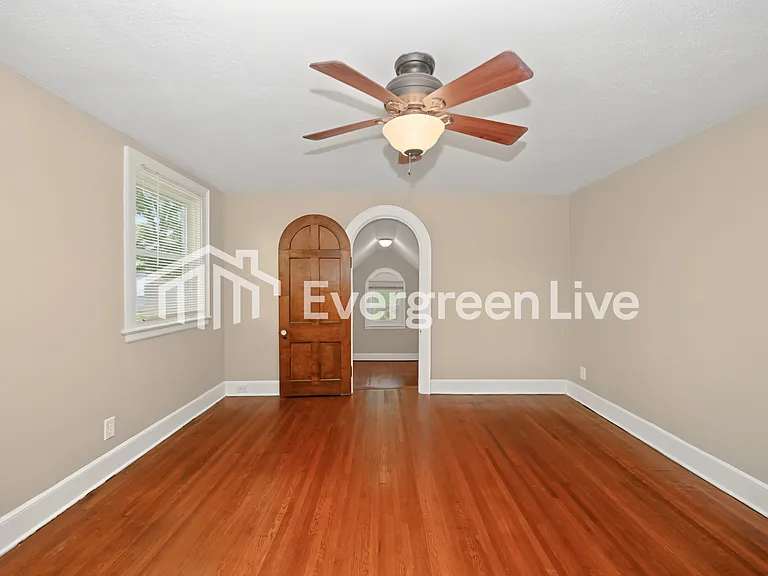 3050 Sheldon Ave — Photo 11