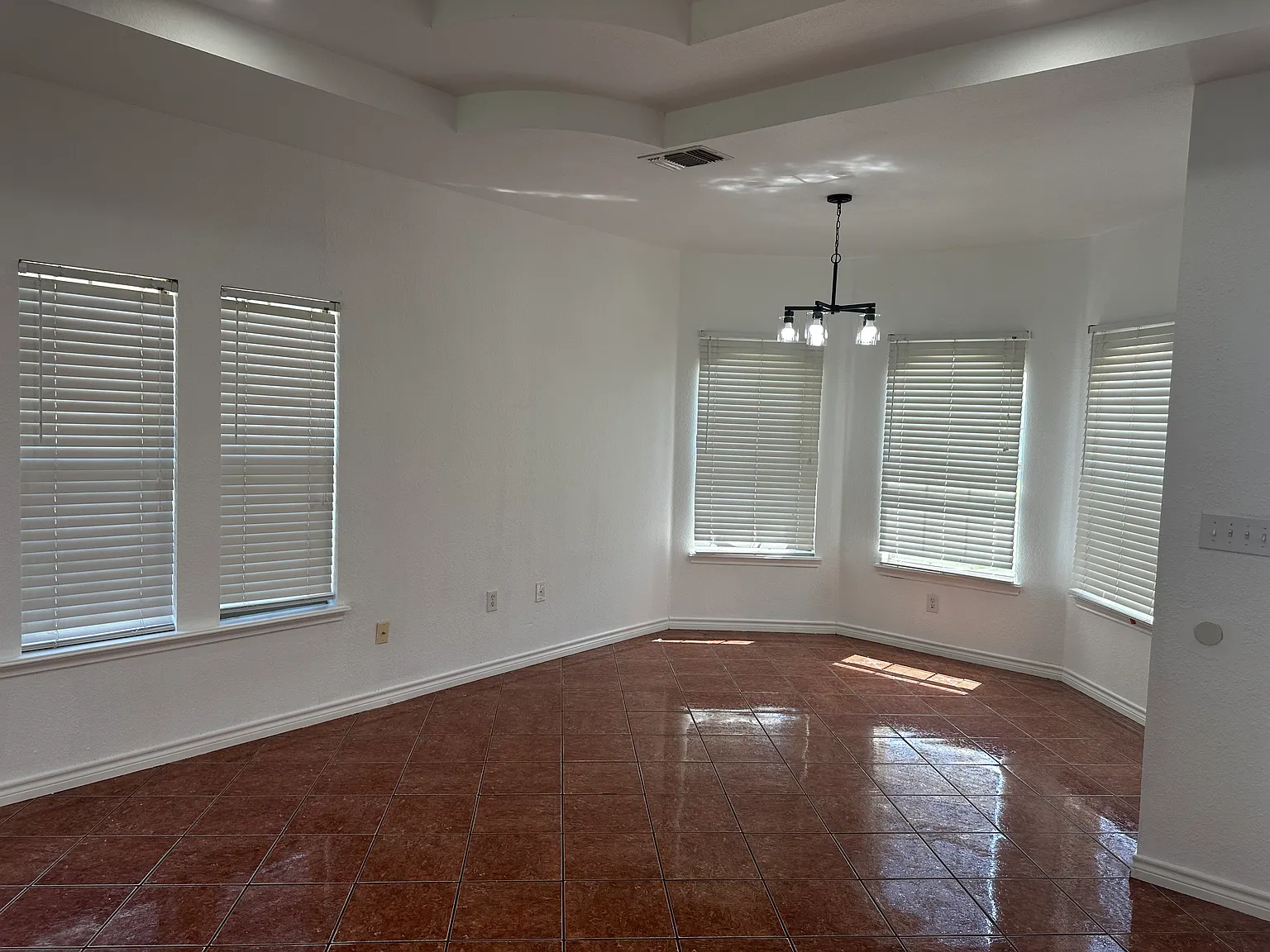 3 bed, 1450 sqft, $1,850 — Photo 4