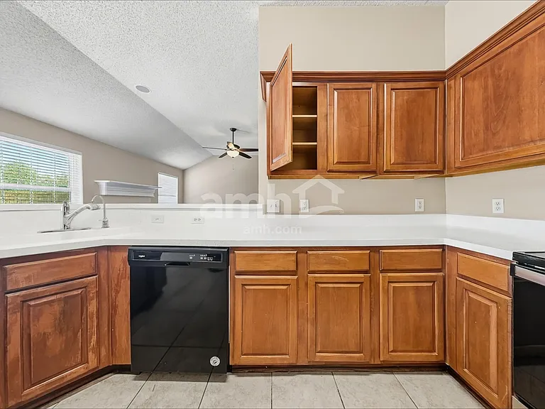 3809 Staghorn Cir N — Photo 3