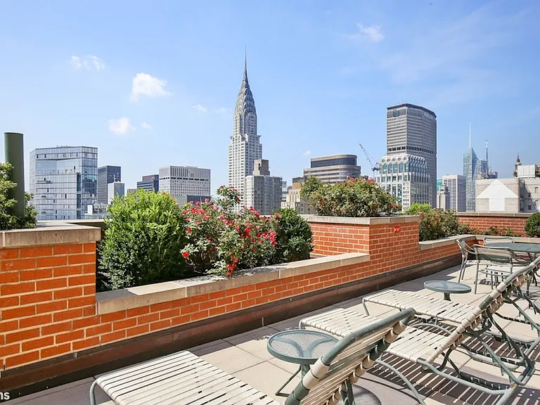 236 E 47th St #30B — Photo 9