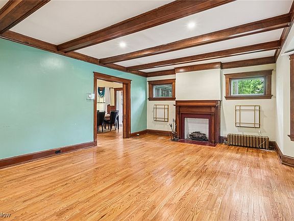 5th image of 1575 E 108th St