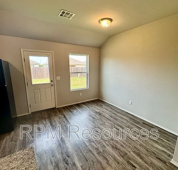 11816 Jude Way — Photo 7