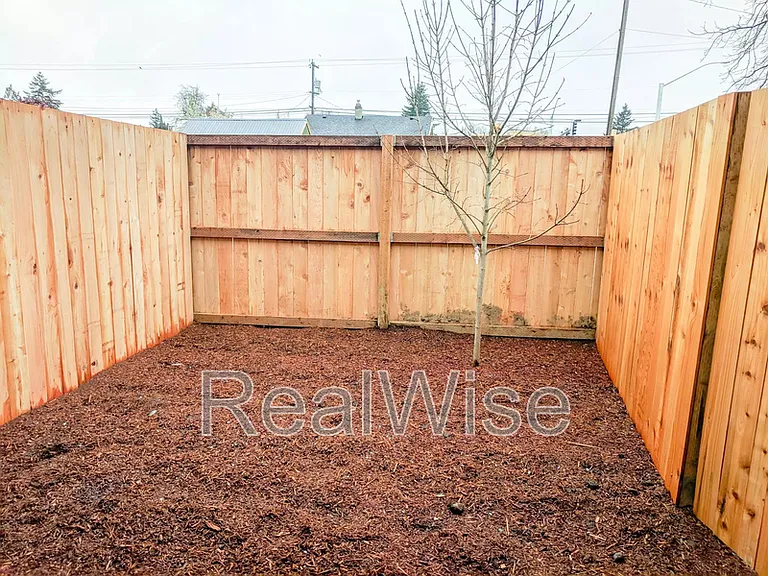 8300 SE Flavel St #102 — Photo 12