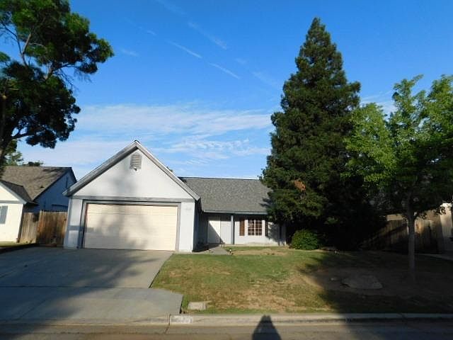 1st image of 7648 N Woodrow Ave