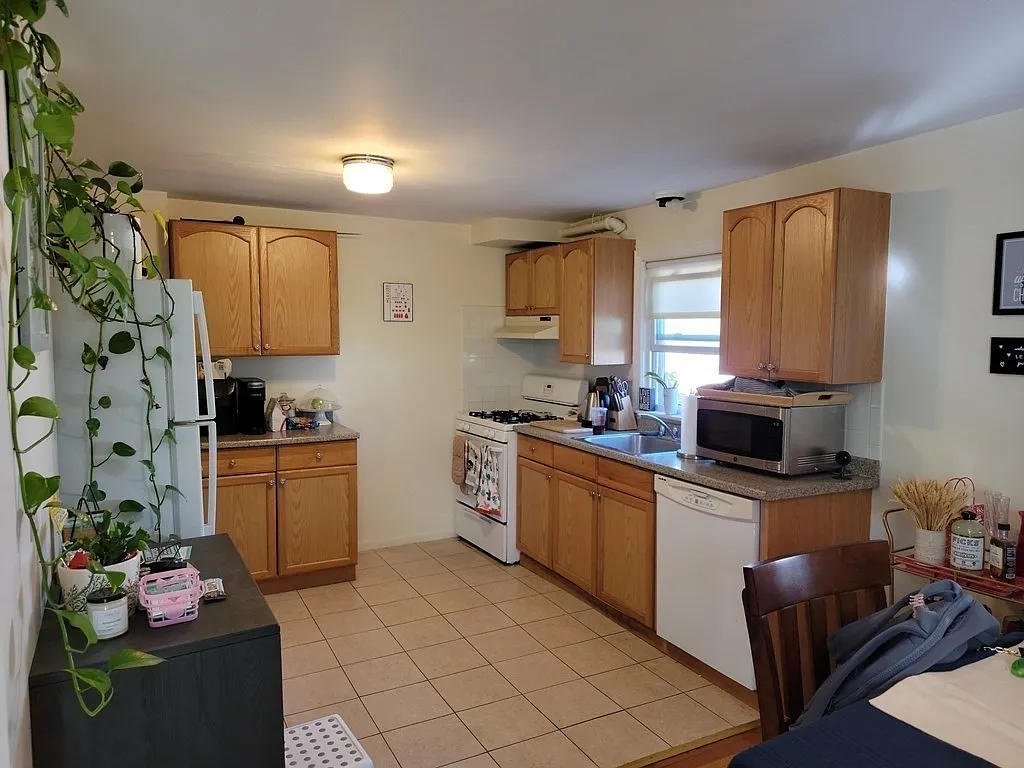 2 bed, 1.5 bath, 1150 sqft, $2,700 — Photo 4