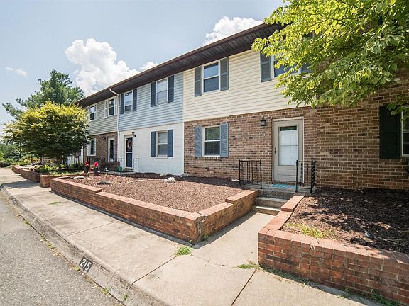 3rd image of 215 Belle Terre Dr